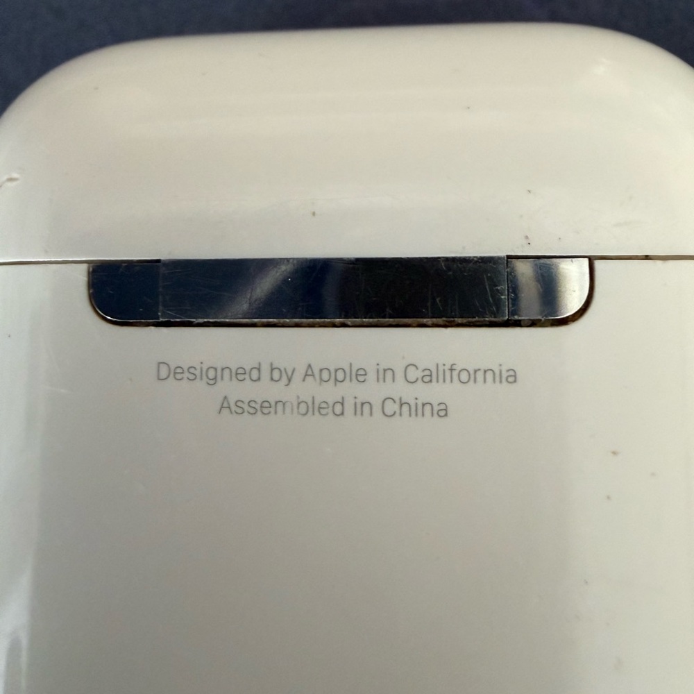Apple Earbuds First Gen - Picture 5 of 5